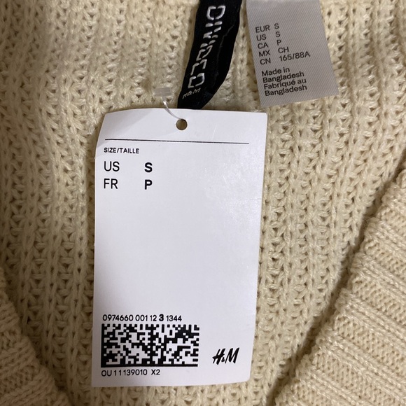 H&M cream knit sweater vest - Picture 2 of 3